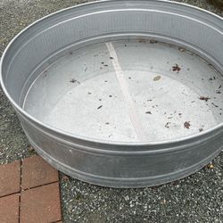 Behlen Country — 8′ Galvanized Round Tank 706 gal.