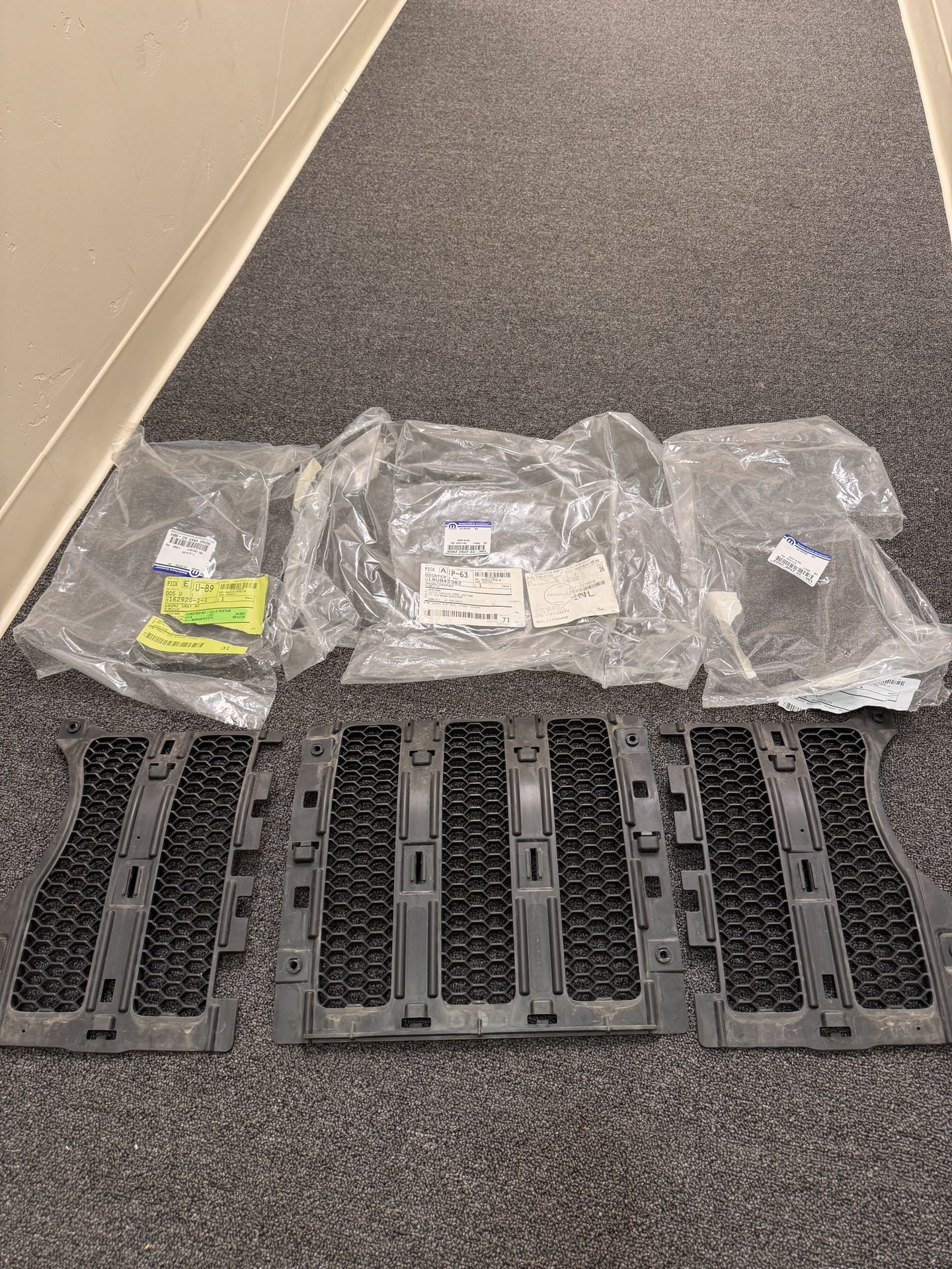 2018 -2024 Jeep Wrangler/Gladiator Front Grill Insert OEM