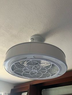 White Round Ceiling Fan 22” with Remote
