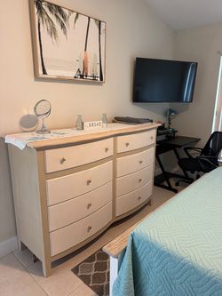 Dresser solid wood