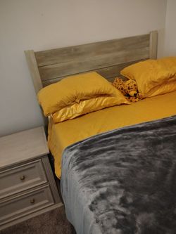 Bedroom set Wood Bed Frame with headboard, mattress and dresser drawer