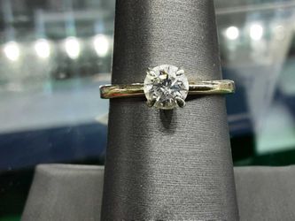 Women's Ring - Solitaire - Yellow Gold 14k (.585) 2.2 grams Size 7