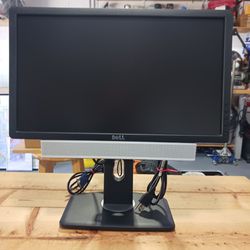 Dell Monitor Fully Adjustable with Speakers
