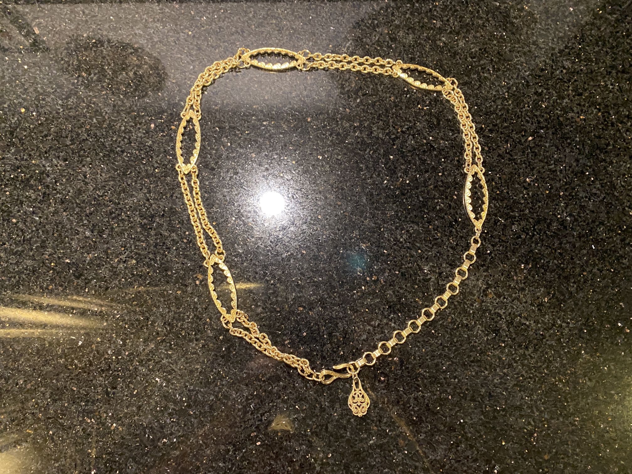 Vintage Art Deco Yellow Gold Tone Scrolled Oval Line Link Belt Jewelry 33” Long