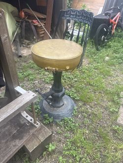 A2000$. Chair Antique Offer Me A Price