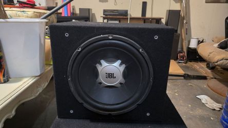 JBL subwoofer 300 watts rms in sealed box