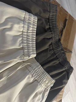 Title  Zara Men’s Pants Bundle (2 Pairs) – Ivory & Olive Brown – Size Small