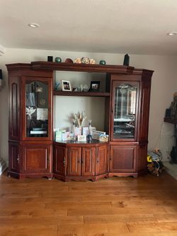 Entertainment center