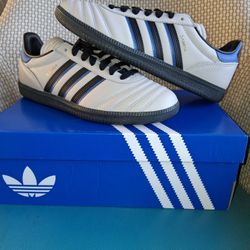 Adidas SAMBA. 