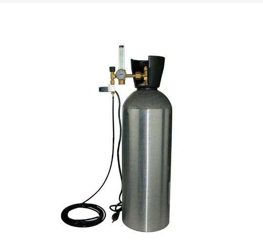 CO2 TANK  & REGULATOR