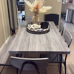 Dinning room table