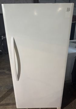 Kenmore 21 Cubic Capacity Upright Freezer (can deliver)