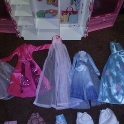 Barbies Closet N Clothing With Accessories 