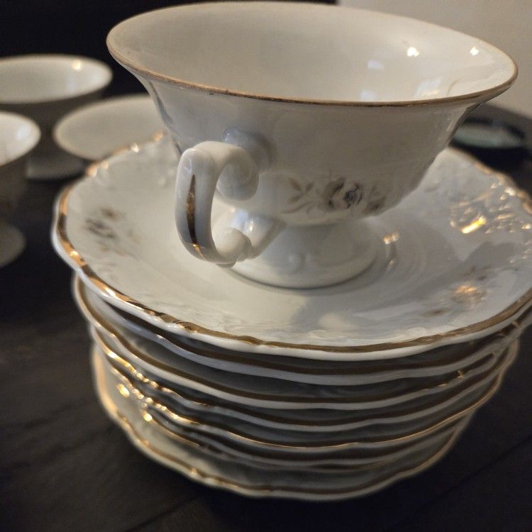 Vintage Wawel China From Poland 23 Piece