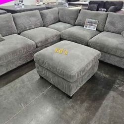 BRAND NEW 4PC SECTIONAL SOFA SET WITH OTTOMAN AND ACCENT PILOWS INCLUDED $549