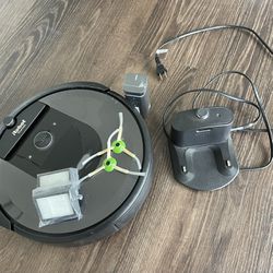 iRobot - Roomba i7