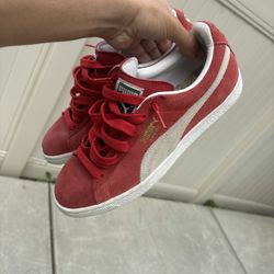Puma Suede (Size 7.5)