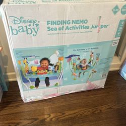 DISNEY Finding Nemo Jumper