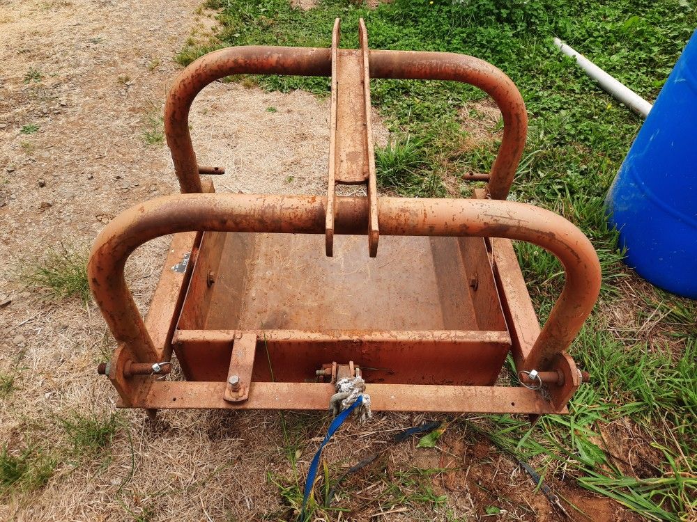 Rear 3pt Tractor Bucket for Sale in Onalaska, WA OfferUp