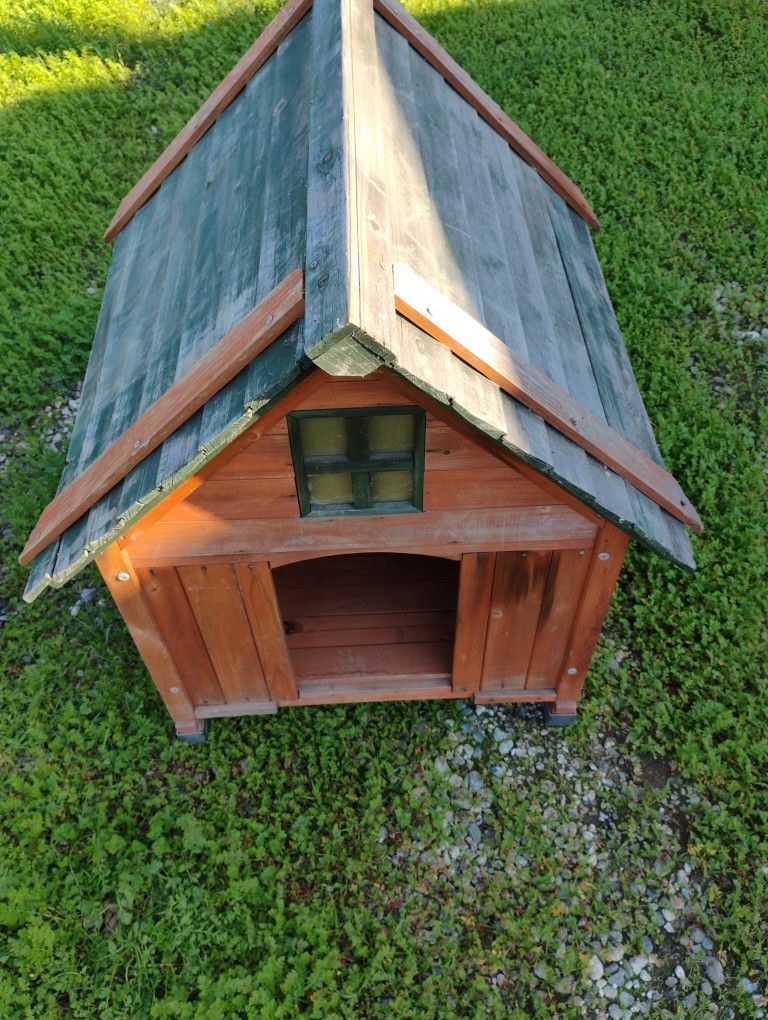Dog House 2x2x3'tall Wood