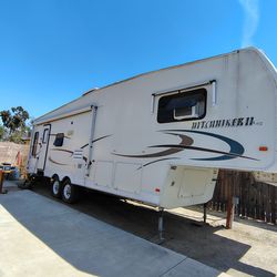2004 5th Wheel Trailer