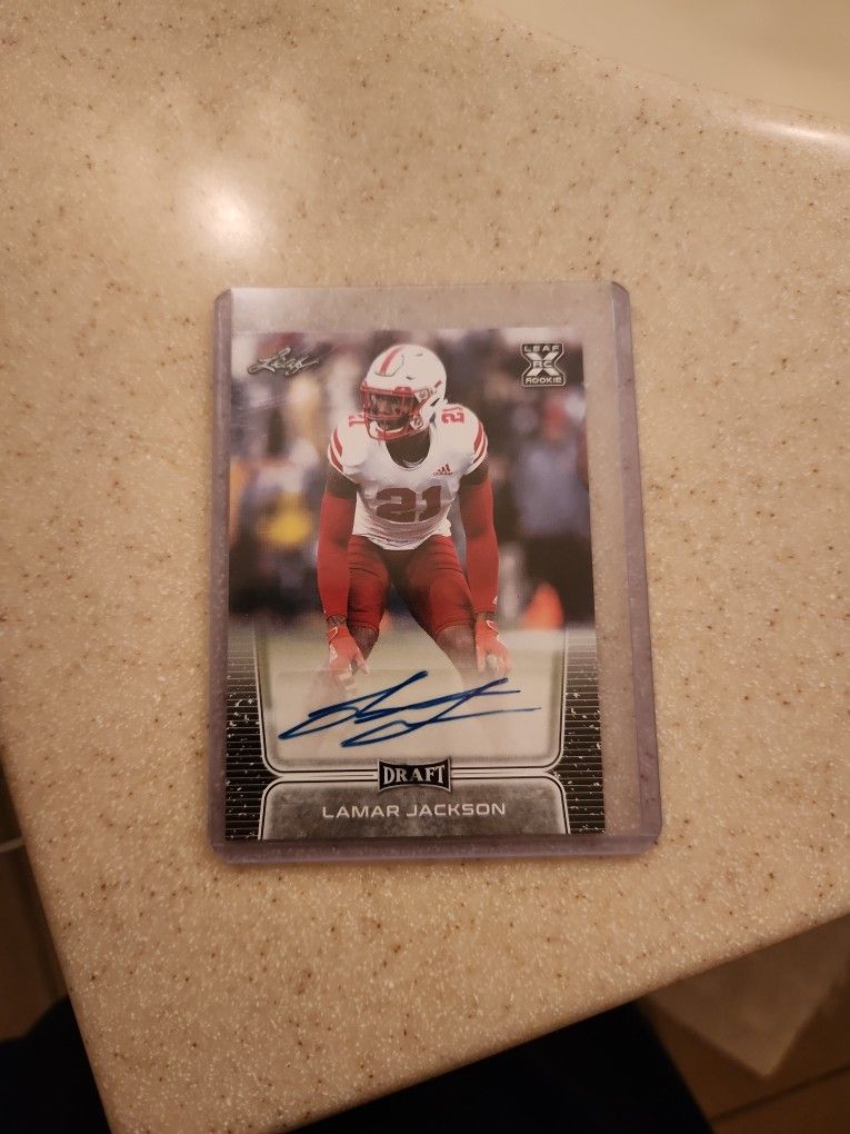 Signed Lamar Jackson rookie Card