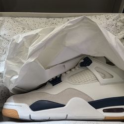 Jordan 4 SB “Navy” 9.5