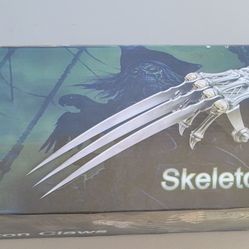 Skull Hand Claws 