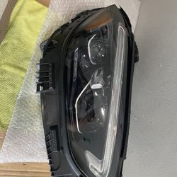 2022-2025 Mercedes Benz C Class Right Headlight 