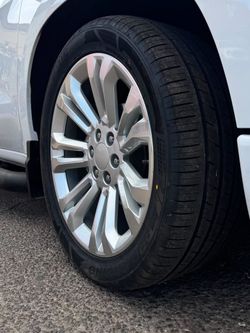 22x9 6x139 Rims And Tires 305/40/22 Aplus