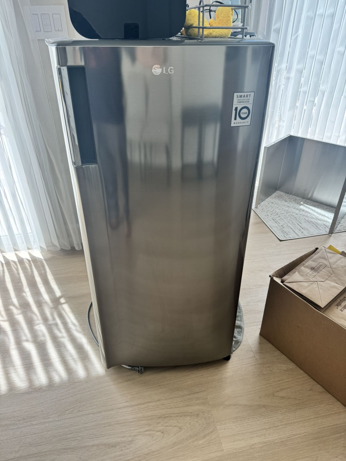 LG Mini Refrigerator With Freezer