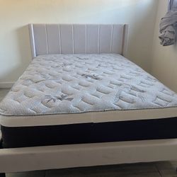 Full Size Bed Frame With Mattress 