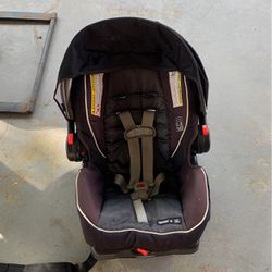 Graco Click And Connect  Infant Car Seat 