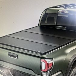 New 2016-2023 Toyota Tacoma 6’ bed tonneau cover