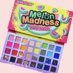 Paletas De Maquillaje Each $25