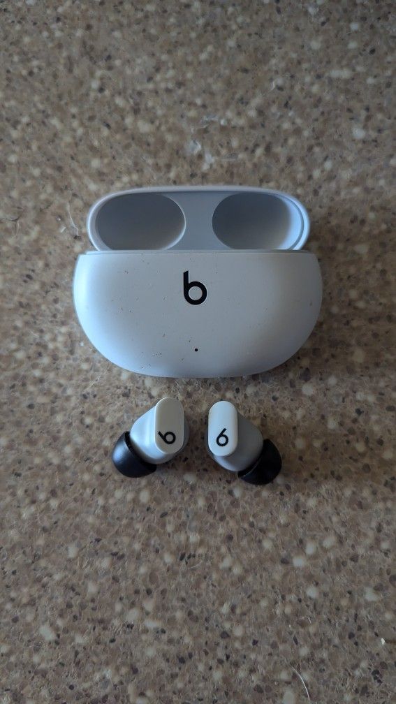 Beats Studio Buds