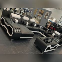 E-18 BLACK & WHITE SECTIONAL SET
