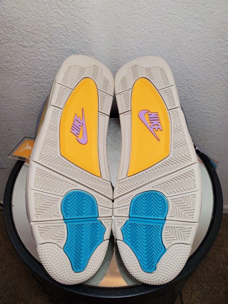 BRAND NEW JORDAN 4 DESERT MOSS