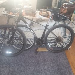 Mt Bike SPECIALIZED ROCKHOPPER $425