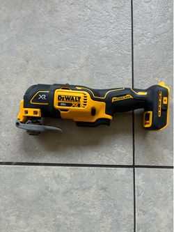 DEWALT 20V MAX XR Cordless Brushless 3-Speed Oscillating Multi Tool.
