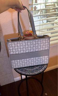 TOTE GUESS GREY AND WHITE BRAND NEW