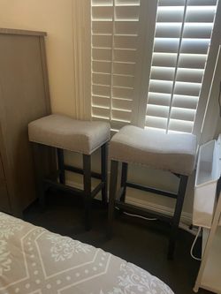 Bar stool