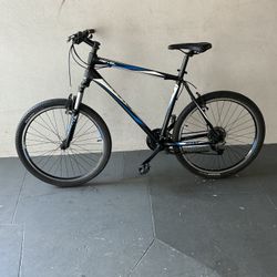BICYCLE GIANT 21 SPEED SIZE 26 BRAND NEW 