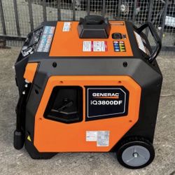 Generac 3800/3000-Watt Dual Fuel Inveter Generator, Fully Enclosed Case and Easy-To-Use Electric Start with Battery Included 