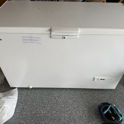 Whirlpool 16 cu ft Freezer