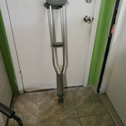 Crutches 