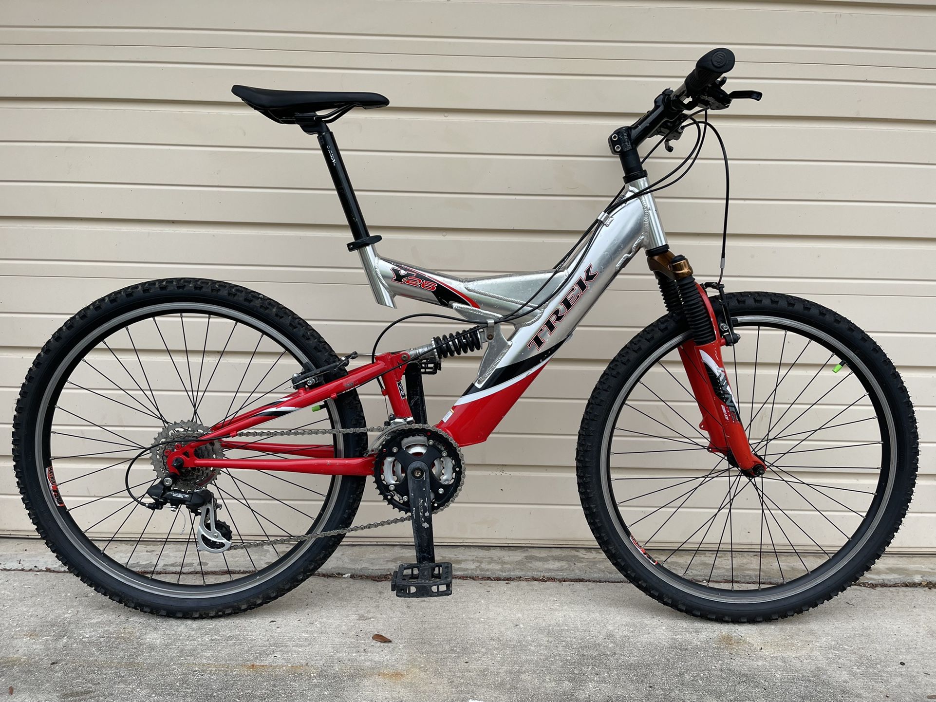 Trek on sale y26 price