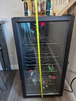 Wine or drinks fridge