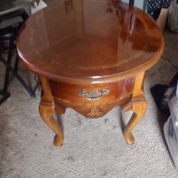 Antique Oval Table. In Great Condition.