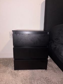 Black 3-Drawer Nightstand